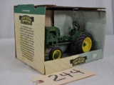 Ertl John Deere 1941-1946 Model LA tractor - 1/16th scale