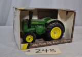 Ertl John Deere 1953 Model D tractor - highly detailed - 1/16th scale