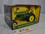 Ertl John Deere 520 tractor - 1/16th scale