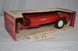 Ertl International Spreader - 1/16th scale