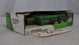 Ertl John Deere PRO Hydra-Push Spreader - 1/32nd scale