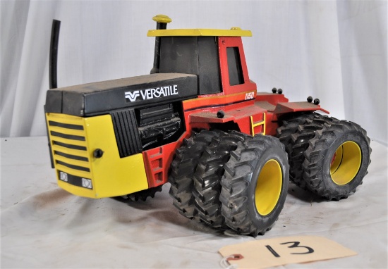 Versatile 1150 tractor with triples - 1/16th scale