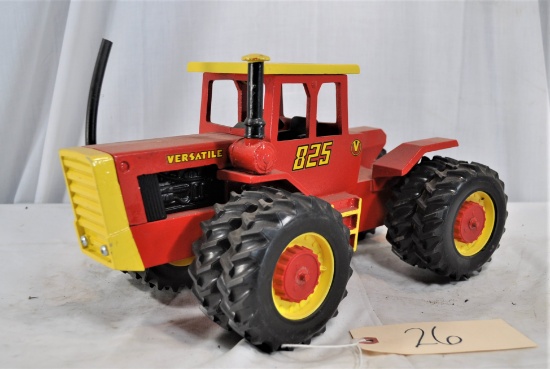 Versatile 825 tractor with duals - 1/16th scale