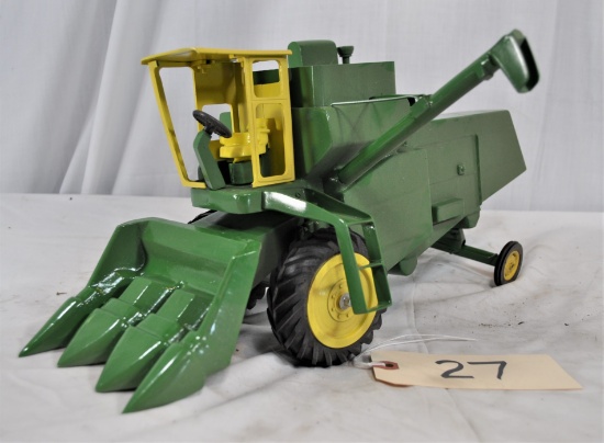 John Deere Combine with head attachment - Part of Cab is broke