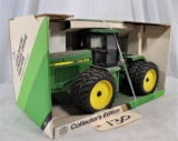 Ertl John Deere 8760 4 WD with Duals & Cab - Collector's Edition - 1/16th scale