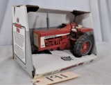 Ertl Case IH Farmall 706 diesel tractor - 1/16th scale - box poor condition