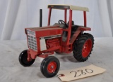 International 886 tractor with cab - 1/16th scale - no box