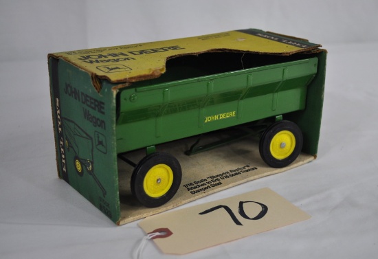 Ertl 1/16th John Deere Wagon