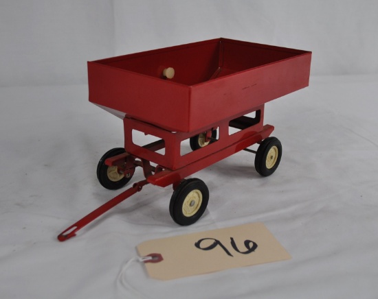 Ertl 1/16th Red Gravity Feed Wagon - No Box