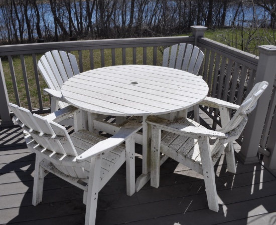 Maintenance Free 4ft Round Patio Table & 4 chairs