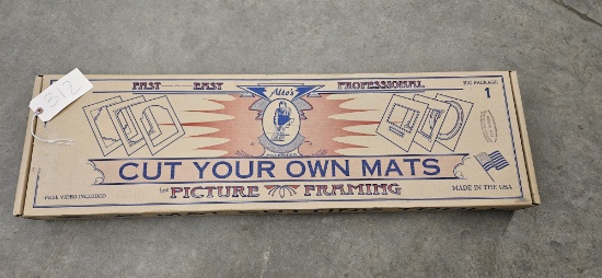 Alto's picture framing kit