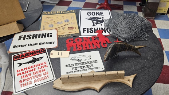 Assortment of Fishing signs & Décor