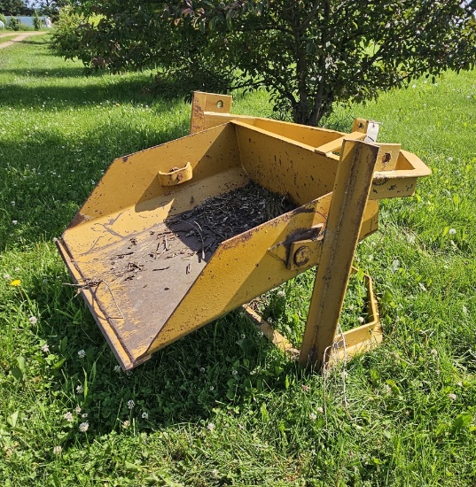 King Cutter 3-pt Dirt Scoop
