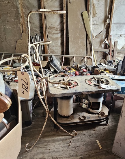 Ivanhoe 120 Kerosene Stove & Metal Plant Stand