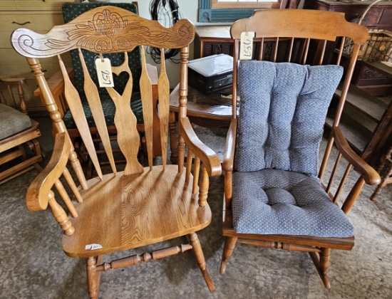2 Wooding Rocking Chairs