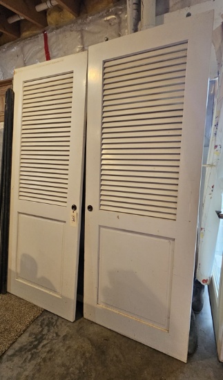2 Louver sliding Closet Doors