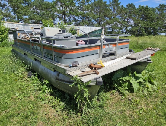 Sun Tracker Bass Buggy 20 ft Pontoon with Force 70 Outboard motor - No Trailer