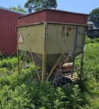 Feeder Wagon with Hyd Drive Auger