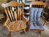 2 Wooding Rocking Chairs