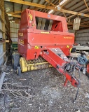 New Holland 648 Round Baler