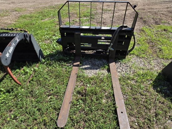 Bobcat Style Hydraulic Pallet Forks- 48" Tines