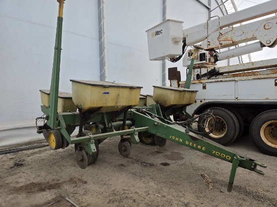 John Deere 7000 4 Row Planter- 36"?