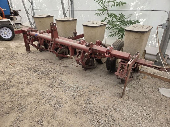 IH 3pt 4 Row Planter- 30"