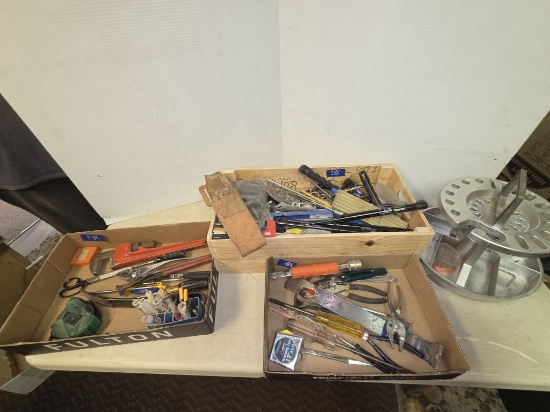 Organizer- Large Lot of Various Hand Tools