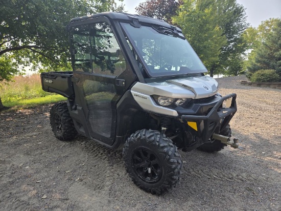 2022 Can-Am Defender HD10 1000cc (80HP) w/Full Hard Cab--5045 Miles-
