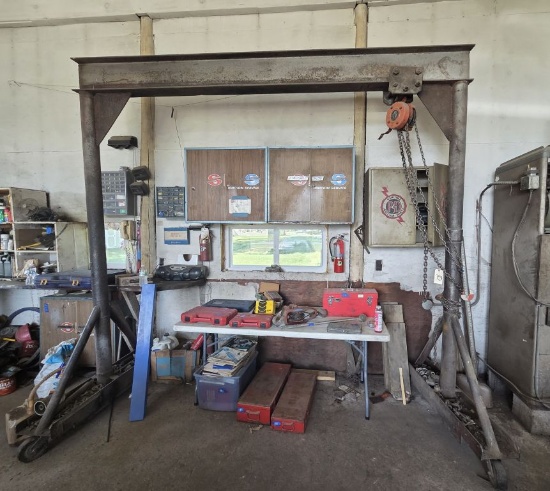 Portable Gantry Crane 10'9"w (at base)x9'8"H- 1 Ton Chain Hoist