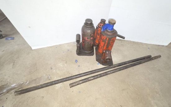 3 Hydraulic Jacks