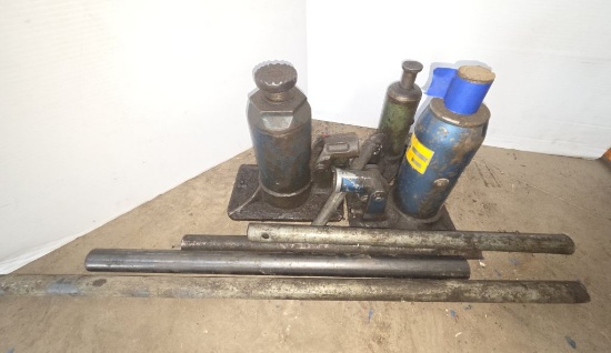 3 Hydraulic Jacks