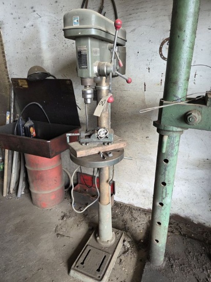 Duracraft FM-1214 5/8" Floor Drill Press