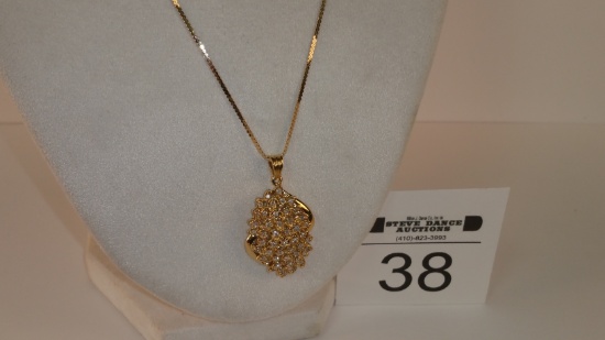 14k Gold 30” Herringbone Chain With Pendant