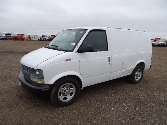 2004 CHEVROLET ASTRO Cargo Van, 4.3L, Automatic (VIN:1GCDM19X64B125669) (Mileage:175965)