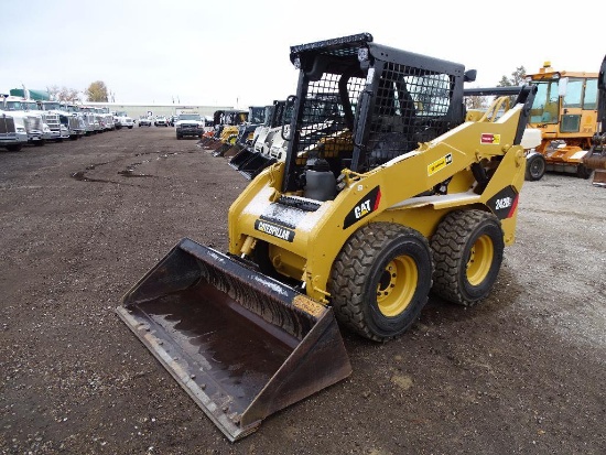 2013 Caterpillar 242B3 Skid Steer Loader, Auxiliary Hyrdraulics, Joystick Controls, 12-16.5 Tires,