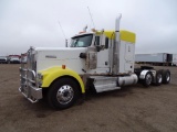 2009 KENWORTH W900L T/A Truck Tractor, Caterpillar C15 Diesel, Jake Brake, 18-Speed Transmission,