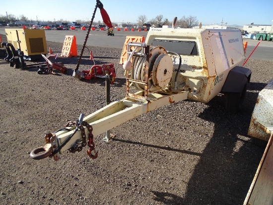 Ingersoll Rand Towable Air Compressor, 185 CFM, John Deere Diesel, Pintle Hitch, Hour Meter Reads: