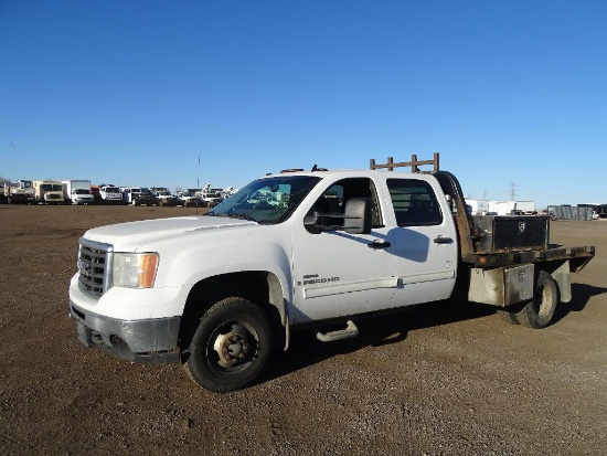 2007 GMC 3500 Heavy Duty 4x4 Crew Cab Flatbed Truck, Duramax Diesel, 6.6L, Allison Automatic, 8.5'