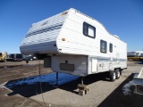 1993 SKYLINE LAYTON 5th Wheel Camping Trailer, T/A, 26' Overall Length, Stove, Refrigerator,
