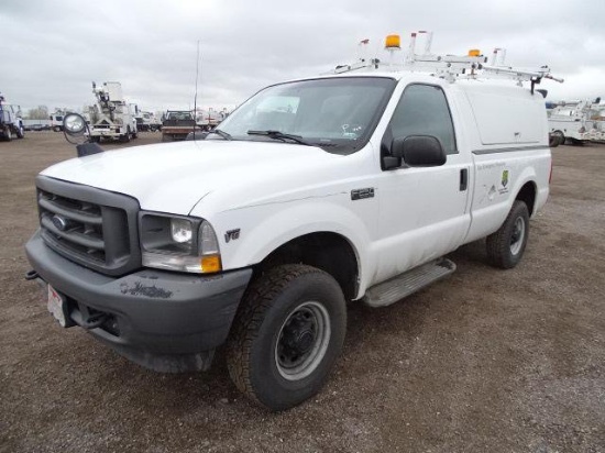 2002 FORD F250 XL Super Duty 4x4 Pickup, Triton V8 5.4L, Automatic, Topper Shell w/ Ladder Rack