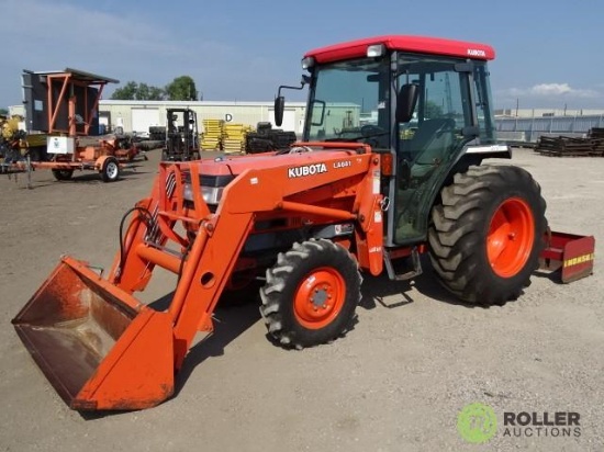 Kubota L4310 4WD Tractor/Loader, Enclosed Cab, PTO, 3-Pt, Box Scraper Model LA681 Loader Assembly,