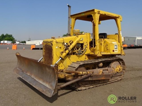 Caterpillar D4E Crawler/Tractor, 16in SBG, 10' Dozer Blade, ROPS, Hour Meter Reads: 3672, S/N: