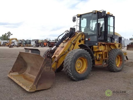 2001 Caterpillar 924G Wheel Loader, Quick Coupler, 3rd Valve, A/C Cab, 17.5-R25 Tires, City Unit,