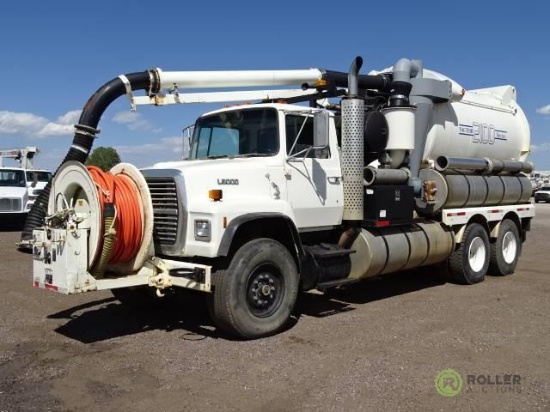 1990 FORD L9000 T/A Vacuum Truck, Cummins Diesel, 13-Speed Transmission, Hendrickson Rubber Pad