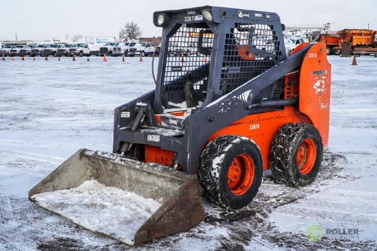 Thomas T250 Skid Steer Loader, Auxiliary Hydraulics, 72in Bucket, Hour Meter Reads: 2899, S/N: