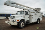 2002 INTERNATIONAL 4900 S/A Bucket Truck, 530 Power Diesel, 10-Speed Transmission, Altec Model