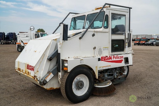 2000 Elgin Pelican Street Sweeper, Series P, John Deere Diesel, Odometer Reads: 17,583, Hour Meter