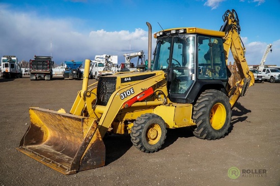 2000 JOHN DEERE 310E 4WD Loader/Backhoe, Extendahoe, Auxiliary Hydraulics, EROPS, 18in Hoe Bucket,