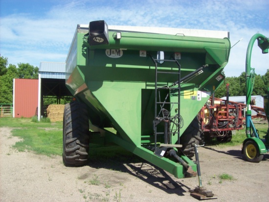 J & M Grain Cart